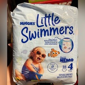 Little swimmers NWT #4 diapers - Huggies